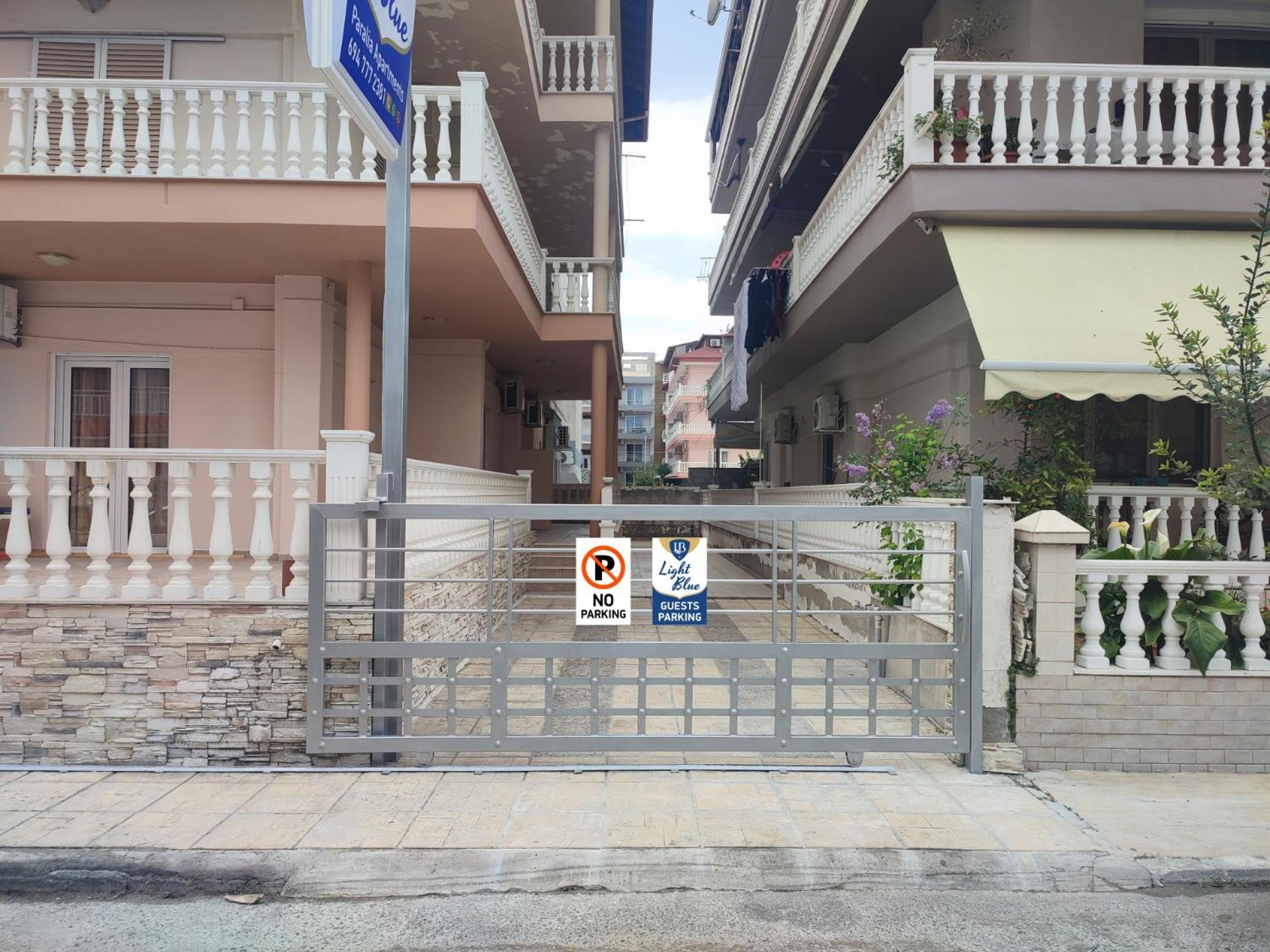 Light Blue Paralia Apartments المظهر الخارجي الصورة