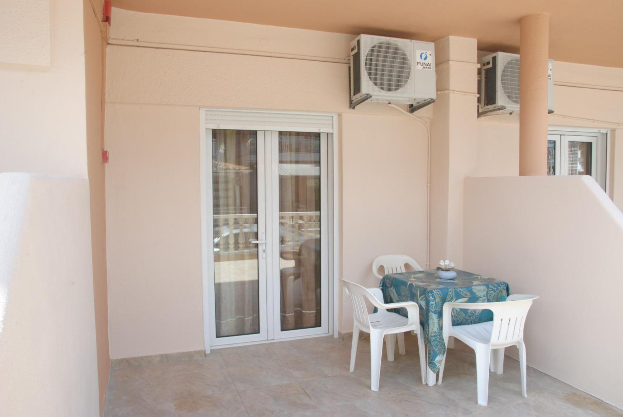 Light Blue Paralia Apartments المظهر الخارجي الصورة